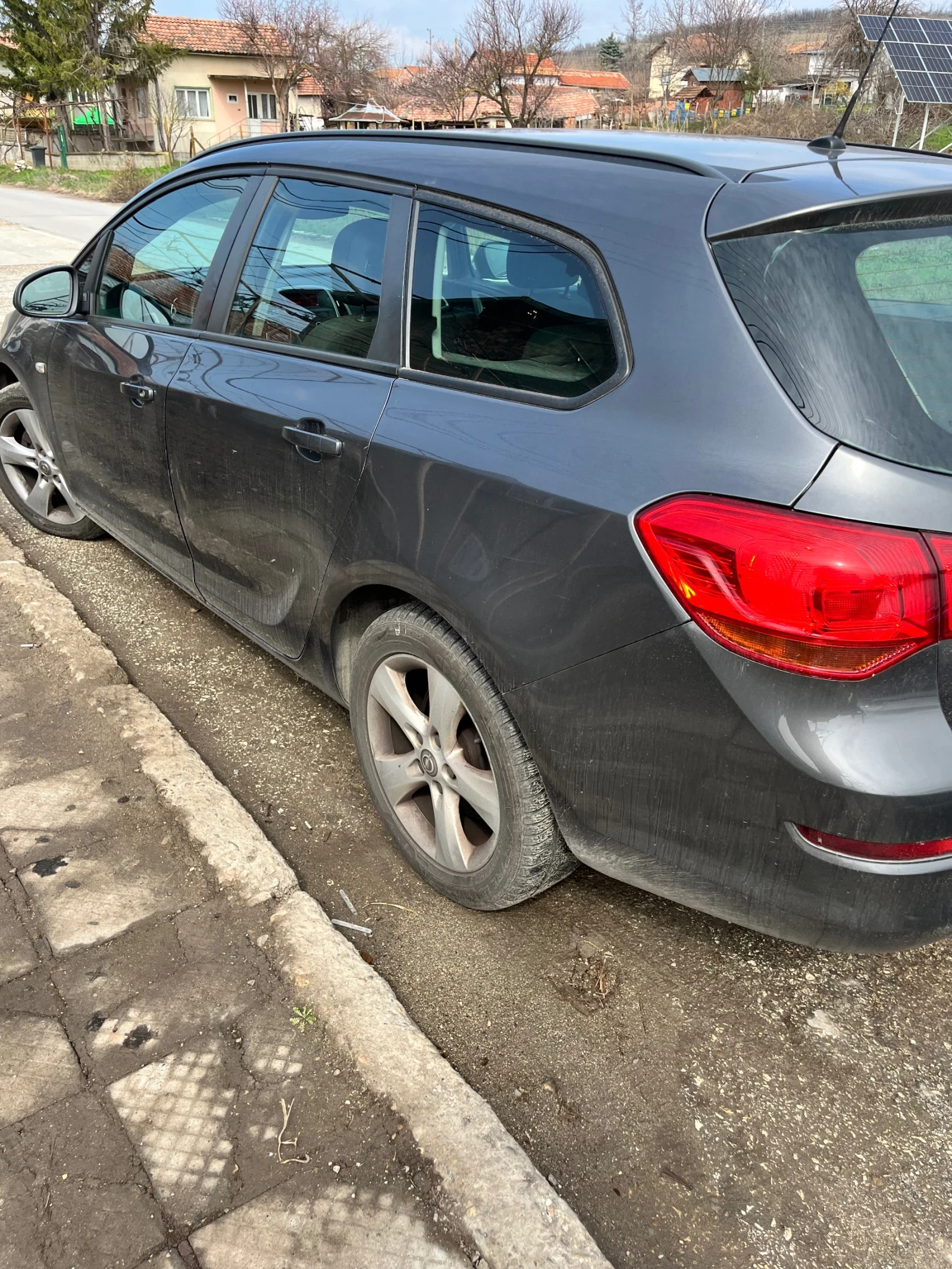 Opel Astra 1.7CDTI 110ps 2011g , снимка 6 - Автомобили и джипове - 53966546