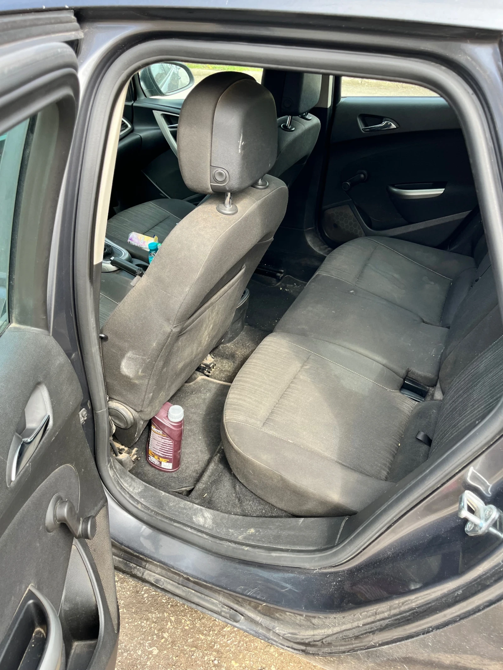 Opel Astra 1.7CDTI 110ps 2011g , снимка 11 - Автомобили и джипове - 53966546