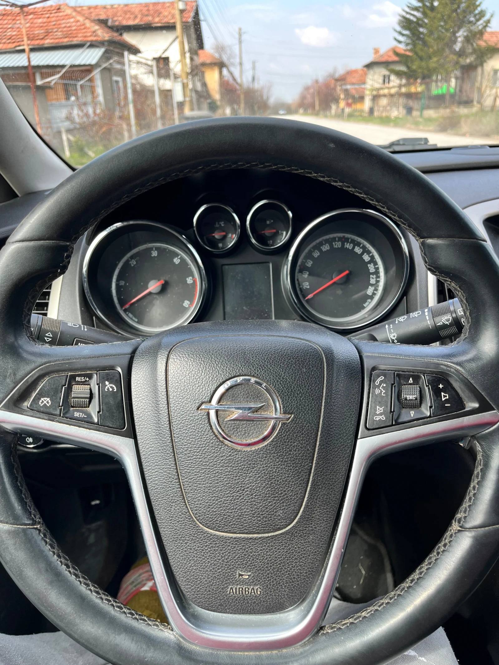 Opel Astra 1.7CDTI 110ps 2011g , снимка 7 - Автомобили и джипове - 53966546