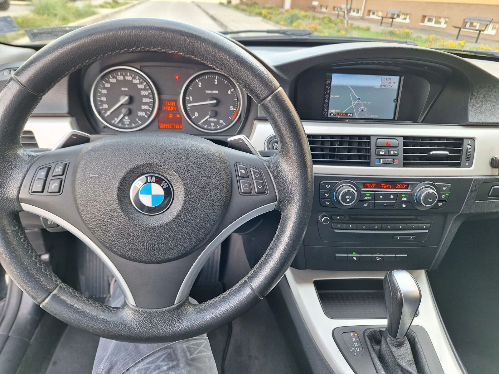 BMW 330 E91 XDrive Facelift, снимка 9 - Автомобили и джипове - 54492016