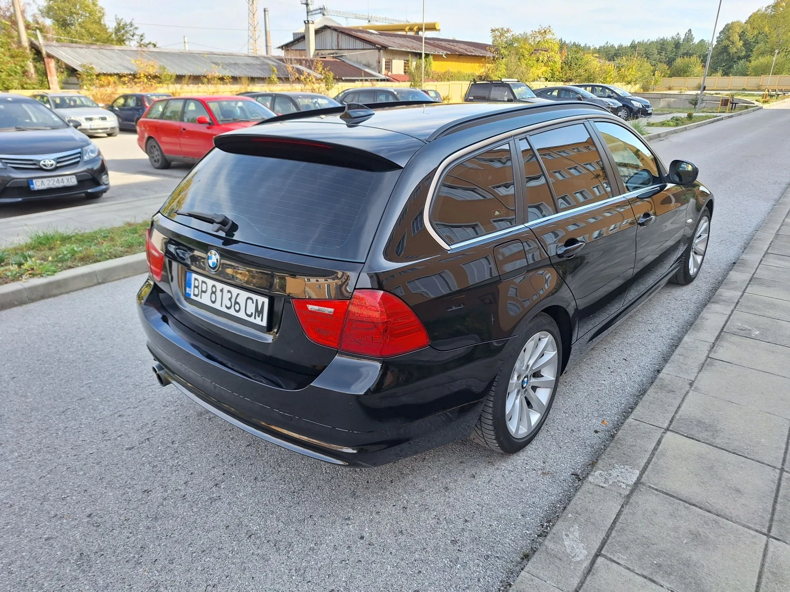 BMW 330 E91 XDrive Facelift, снимка 8 - Автомобили и джипове - 54492016
