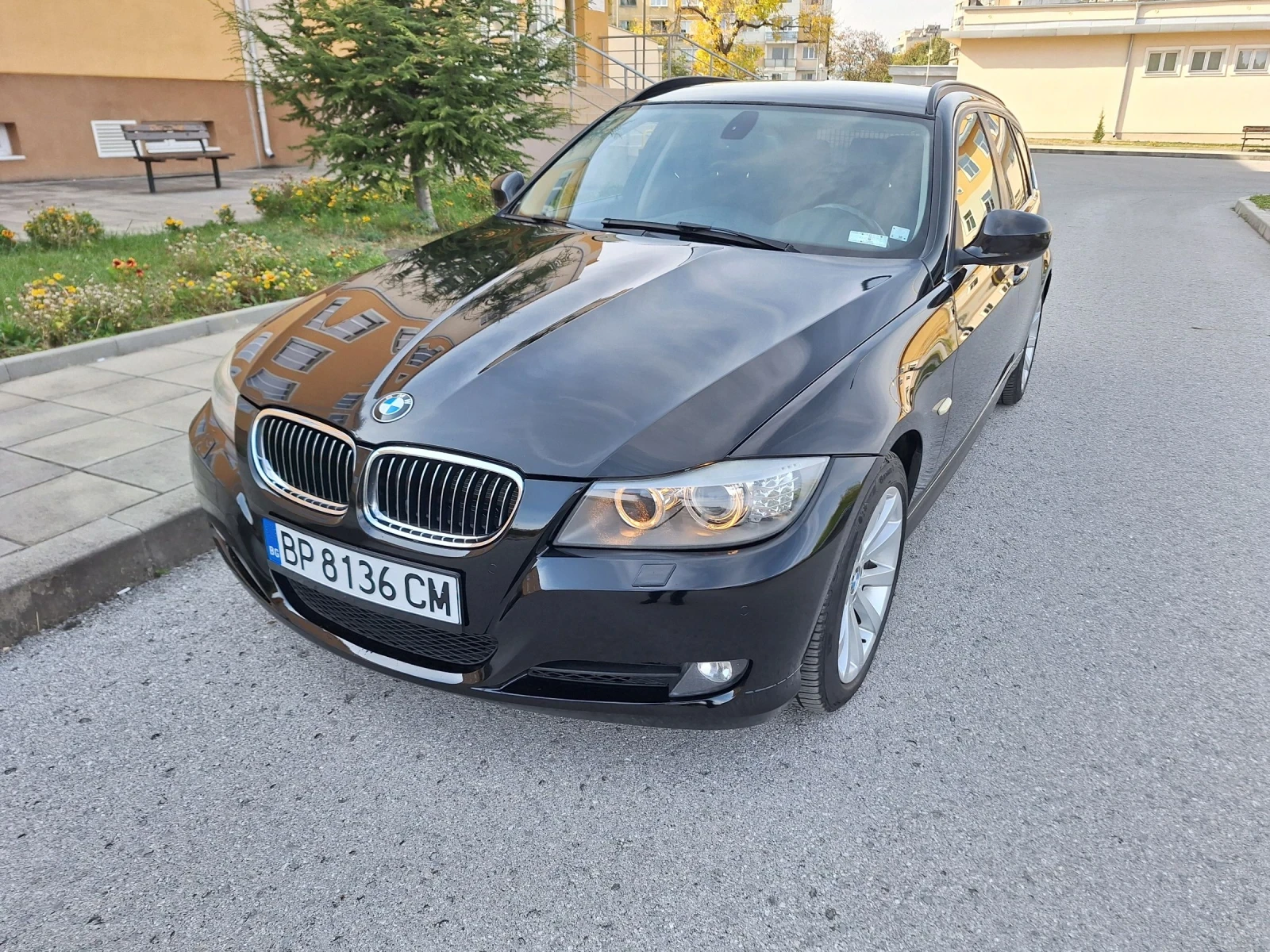 BMW 330 E91 XDrive Facelift, снимка 5 - Автомобили и джипове - 54492016