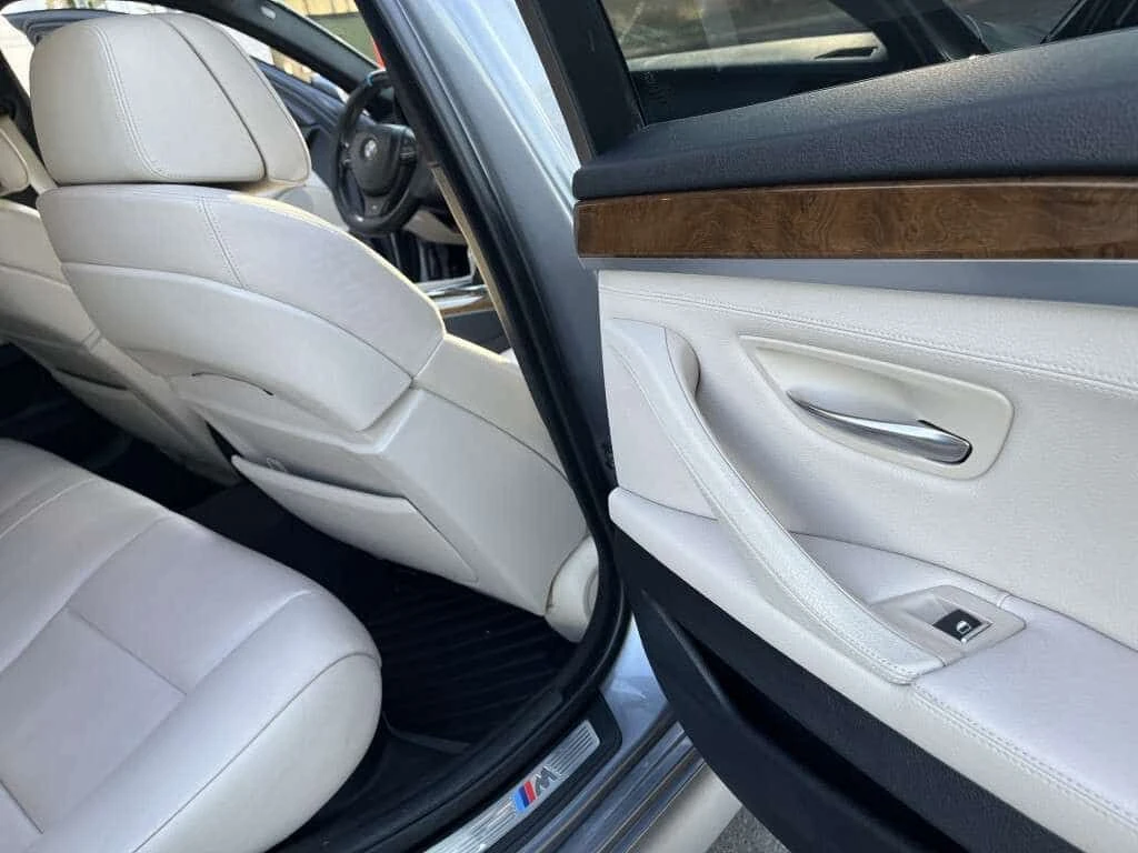BMW 528 * 528i| XDRIVE| MSPORT PKG| LOW KMS| FULL SERVICE , снимка 13 - Автомобили и джипове - 54919110