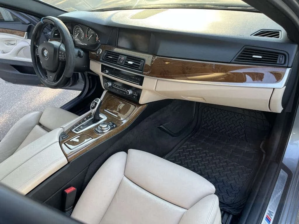 BMW 528 * 528i| XDRIVE| MSPORT PKG| LOW KMS| FULL SERVICE , снимка 9 - Автомобили и джипове - 54919110