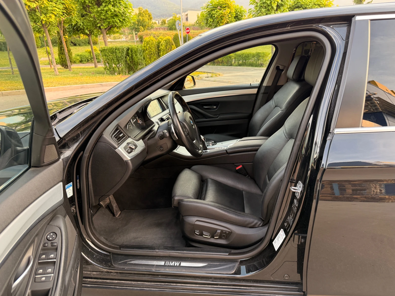 BMW 530 F11 Facelift, снимка 8 - Автомобили и джипове - 55103959