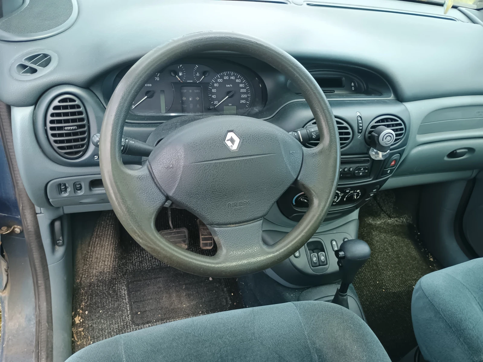 Renault Scenic, снимка 7 - Автомобили и джипове - 55134295