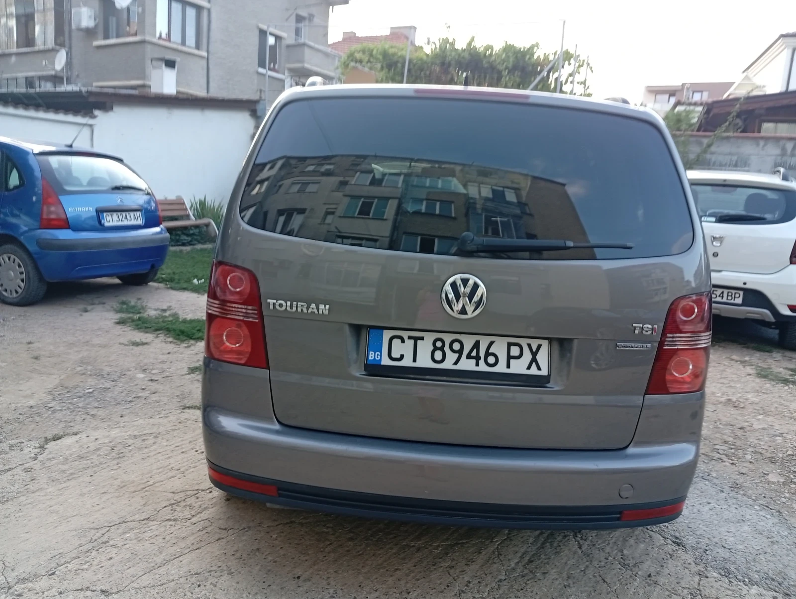 VW Touran 1.4 TSI, снимка 2 - Автомобили и джипове - 55781347