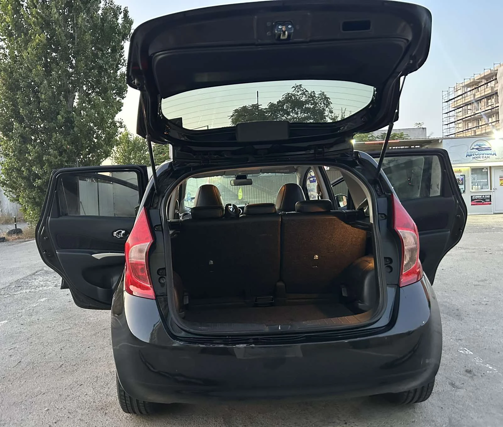 Nissan Note 1.5, снимка 2 - Автомобили и джипове - 55955222
