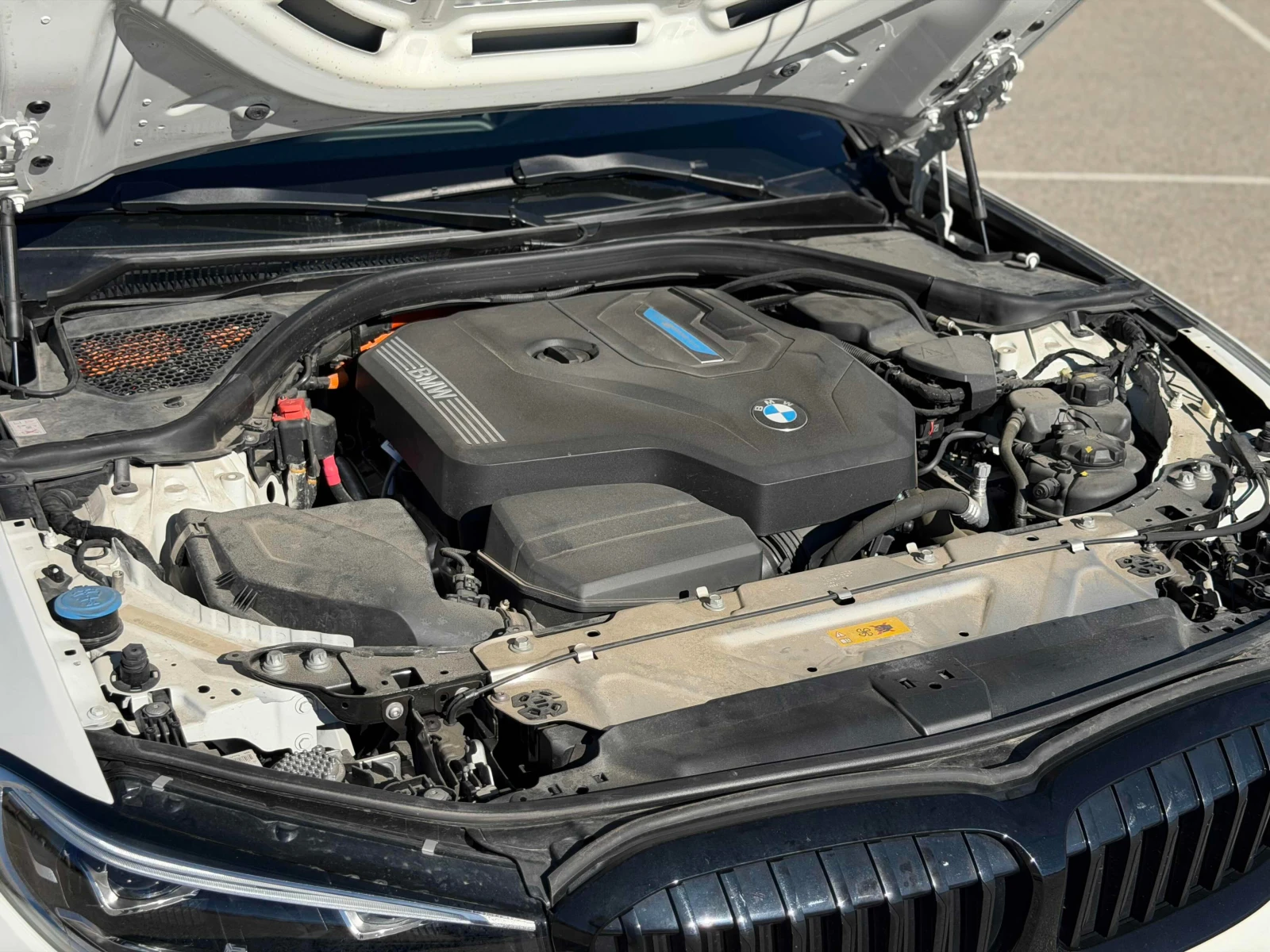 BMW 330 * 330e xDrive* АВТОКРЕДИТ БЕЗ ПЪРВОНАЧАЛНА ВНОСКА*, снимка 12 - Автомобили и джипове - 56112045