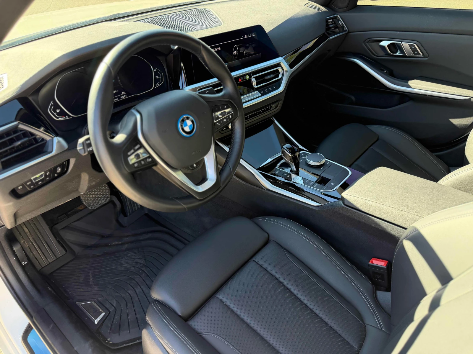 BMW 330 * 330e xDrive* АВТОКРЕДИТ БЕЗ ПЪРВОНАЧАЛНА ВНОСКА*, снимка 5 - Автомобили и джипове - 56112045
