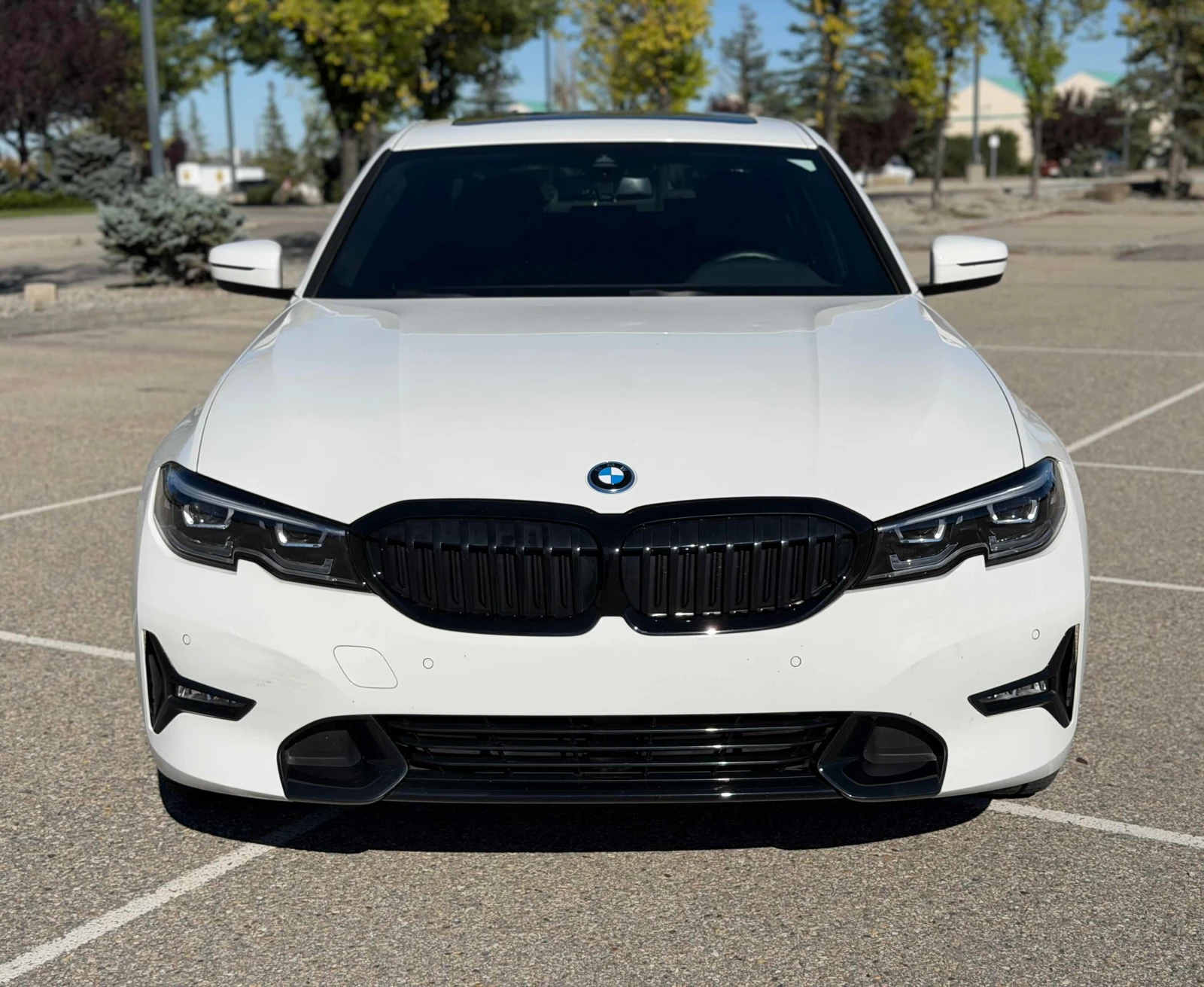 BMW 330 * 330e xDrive* АВТОКРЕДИТ БЕЗ ПЪРВОНАЧАЛНА ВНОСКА*, снимка 6 - Автомобили и джипове - 56112045