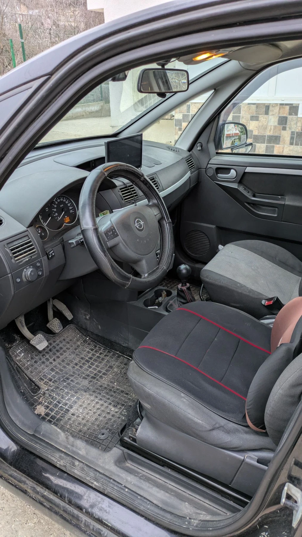 Opel Meriva 1.6, снимка 2 - Автомобили и джипове - 56545343