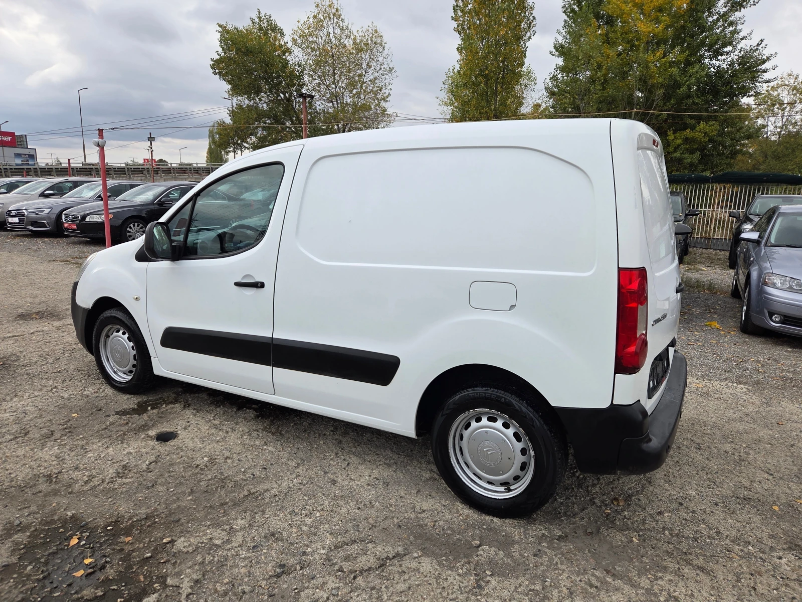 Citroen Berlingo 1.6HDI, снимка 6 - Автомобили и джипове - 56567586