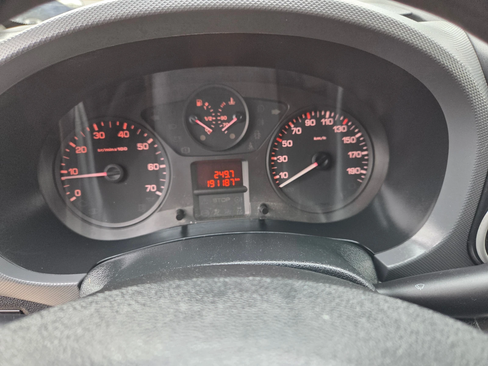 Citroen Berlingo 1.6HDI, снимка 8 - Автомобили и джипове - 56567586