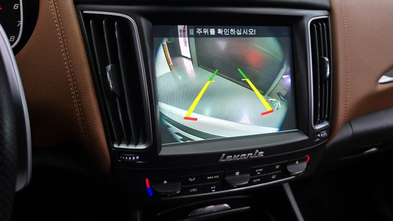 Maserati Levante 3.0 AWD , снимка 15 - Автомобили и джипове - 52455055