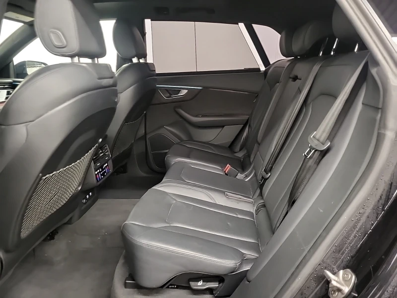 Audi Q8 * TECHNIK* CARFAX * БЕЗ ПЪРВОНАЧАЛНА ВНОСКА, снимка 12 - Автомобили и джипове - 52674044