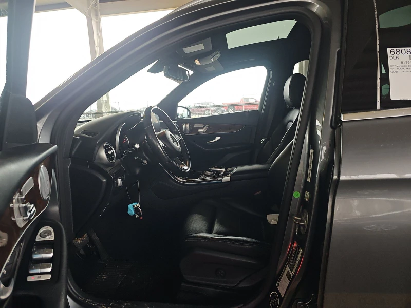 Mercedes-Benz GLC 300 BURMESTER* МЪРТВА* ТОЧКА* ПАНОРАМА* КАМЕРА* КЕЙЛЕС, снимка 13 - Автомобили и джипове - 53276902