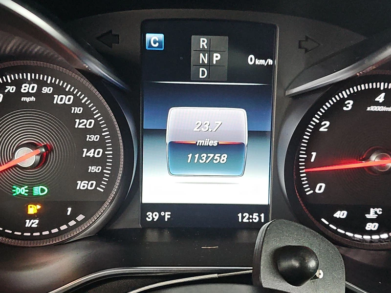 Mercedes-Benz GLC 300 BURMESTER* МЪРТВА* ТОЧКА* ПАНОРАМА* КАМЕРА* КЕЙЛЕС, снимка 12 - Автомобили и джипове - 53276902