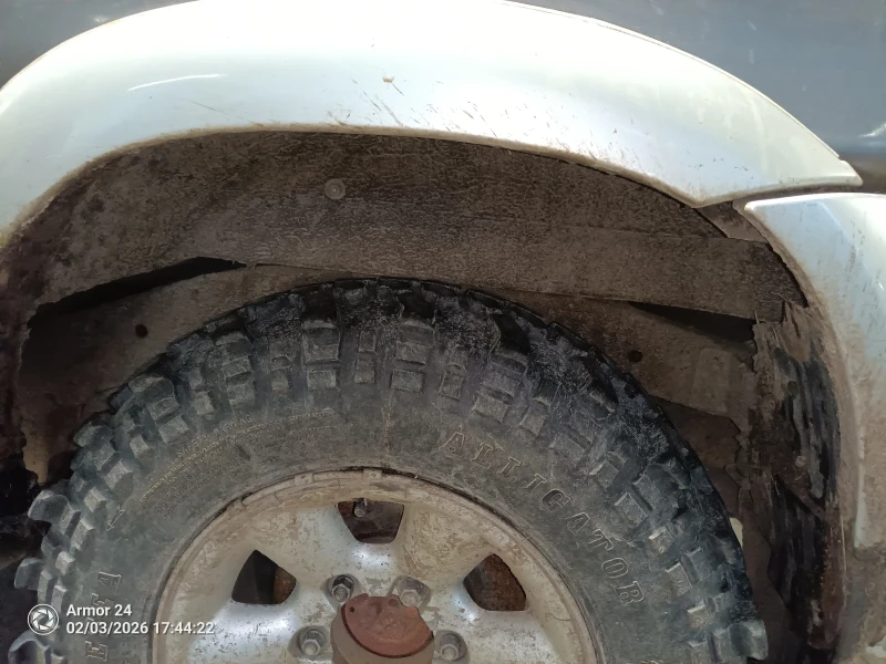 Nissan Terrano, снимка 5 - Автомобили и джипове - 53422687