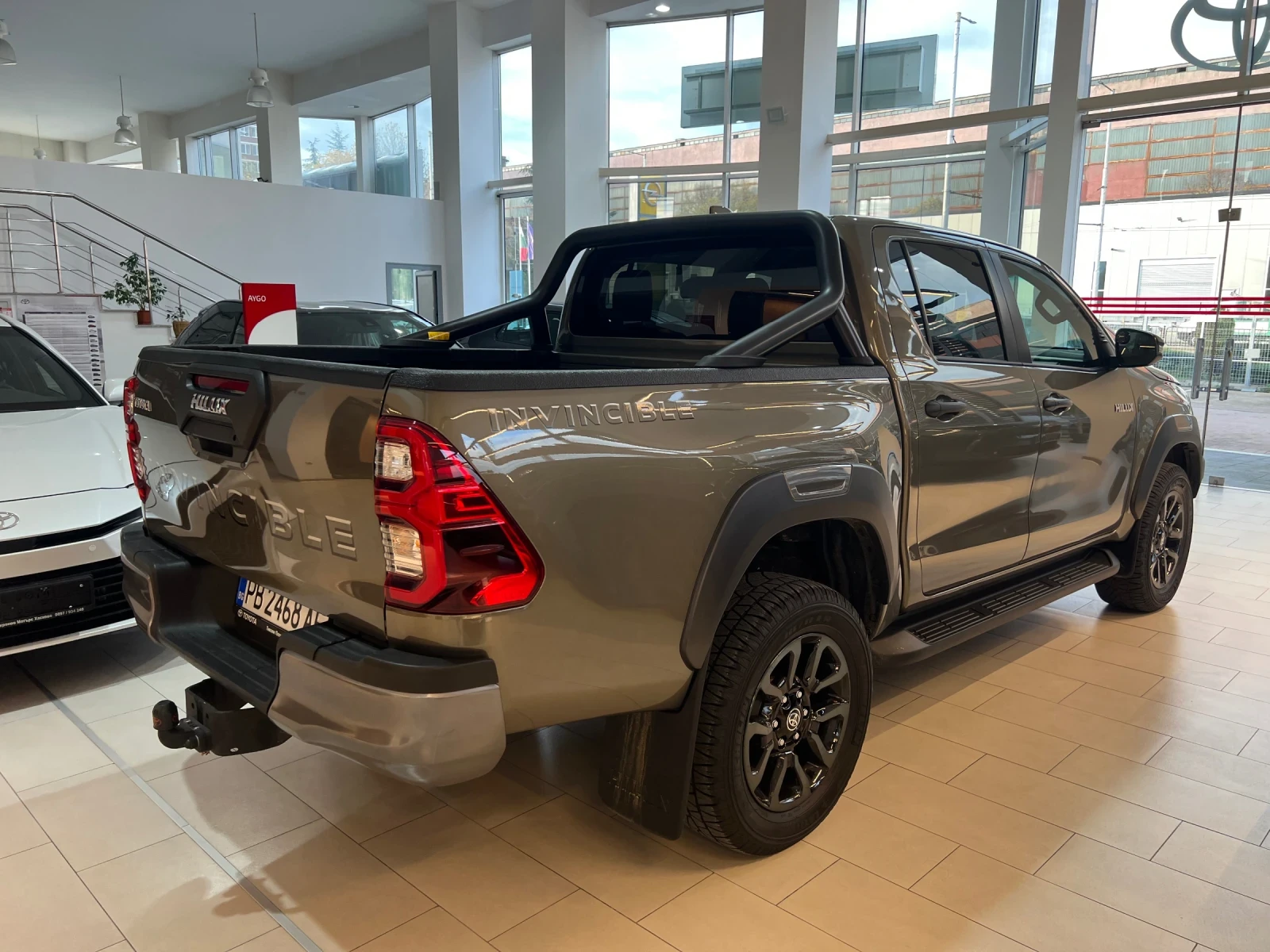 Toyota Hilux INVINCIBLE N1 - изображение 4