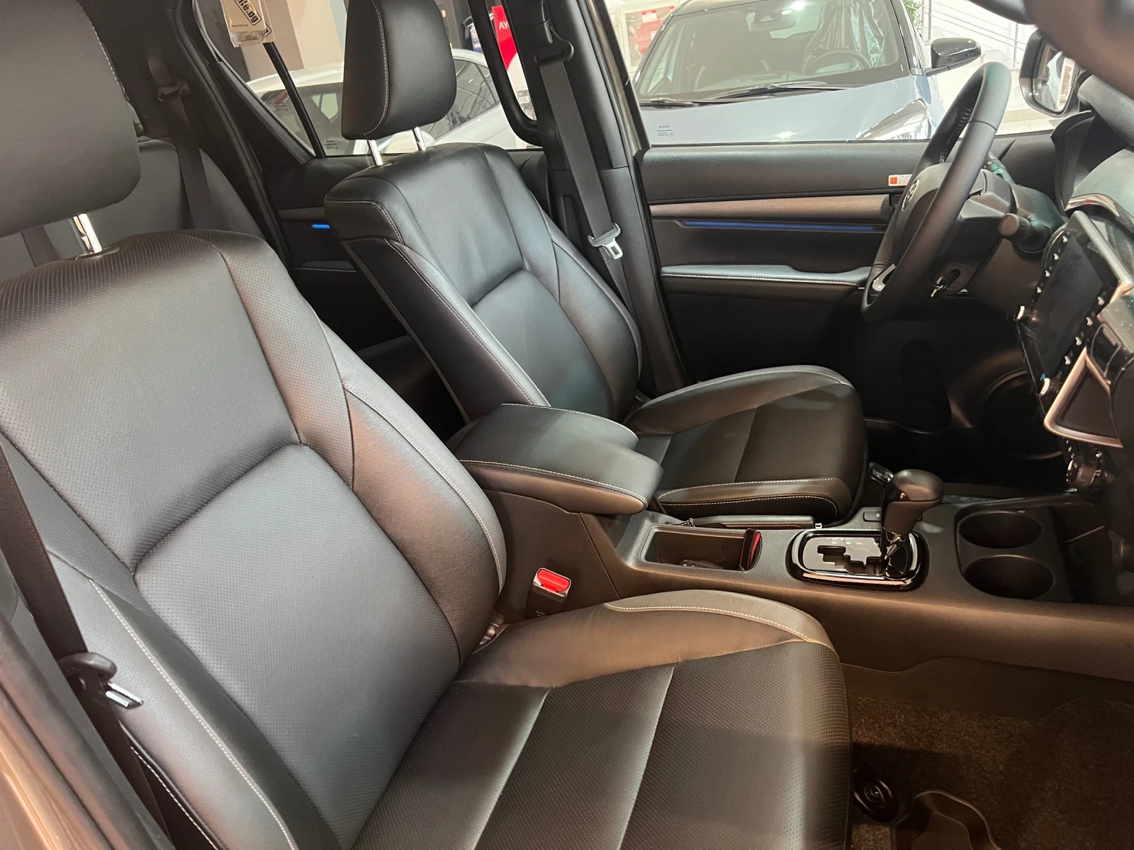 Toyota Hilux INVINCIBLE N1 - изображение 10