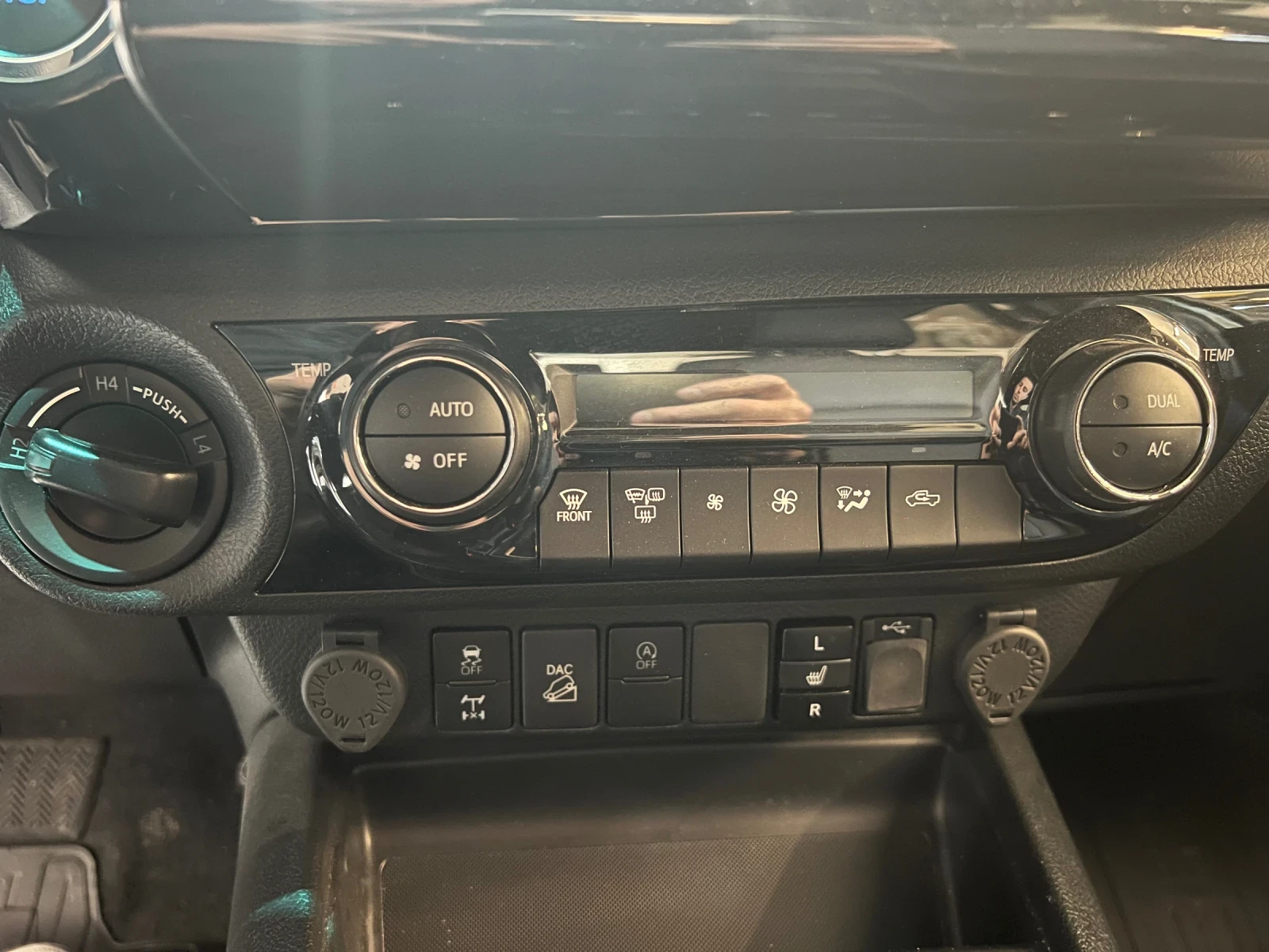 Toyota Hilux INVINCIBLE N1 | Mobile.bg   12