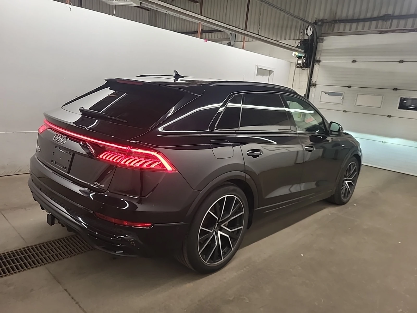 Audi Q8 * TECHNIK* CARFAX * БЕЗ ПЪРВОНАЧАЛНА ВНОСКА - изображение 4