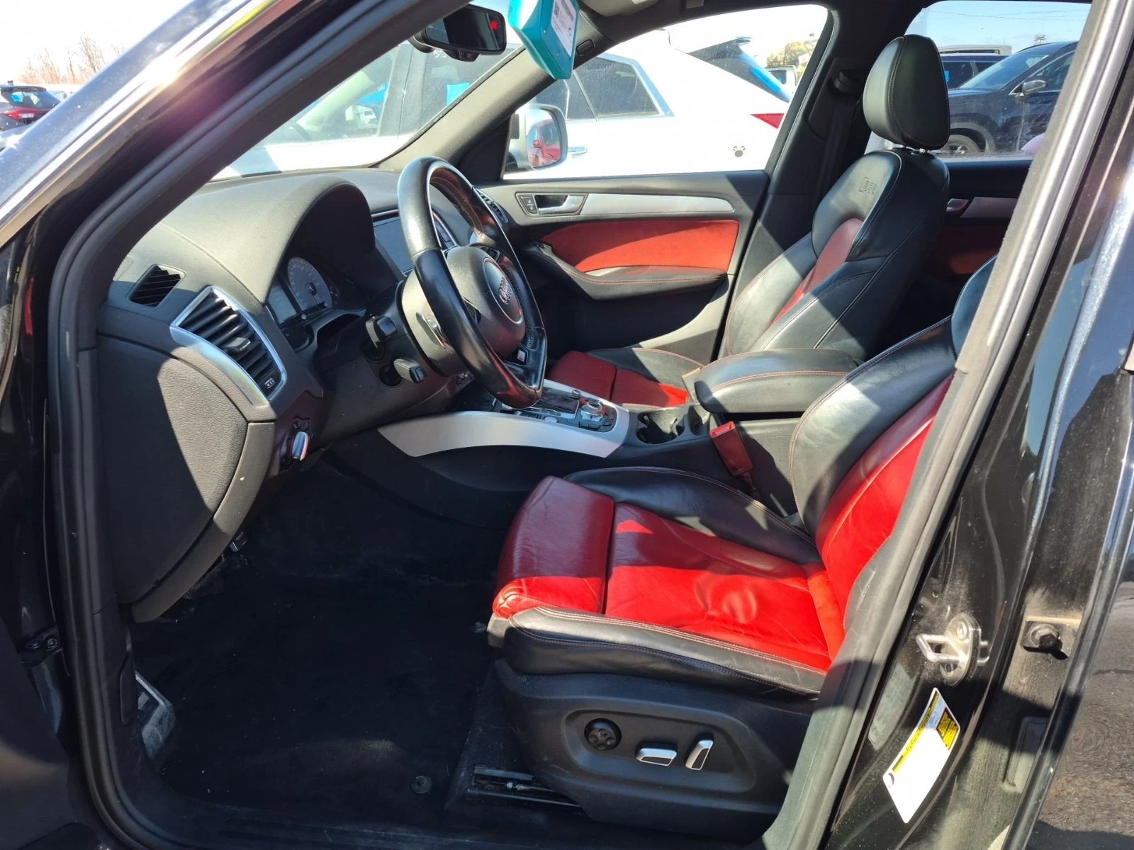 Audi SQ5 3.0T TECHNIK С РЕГИСТРАЦИЯ & АВТО КРЕДИТ , снимка 5 - Автомобили и джипове - 53948386