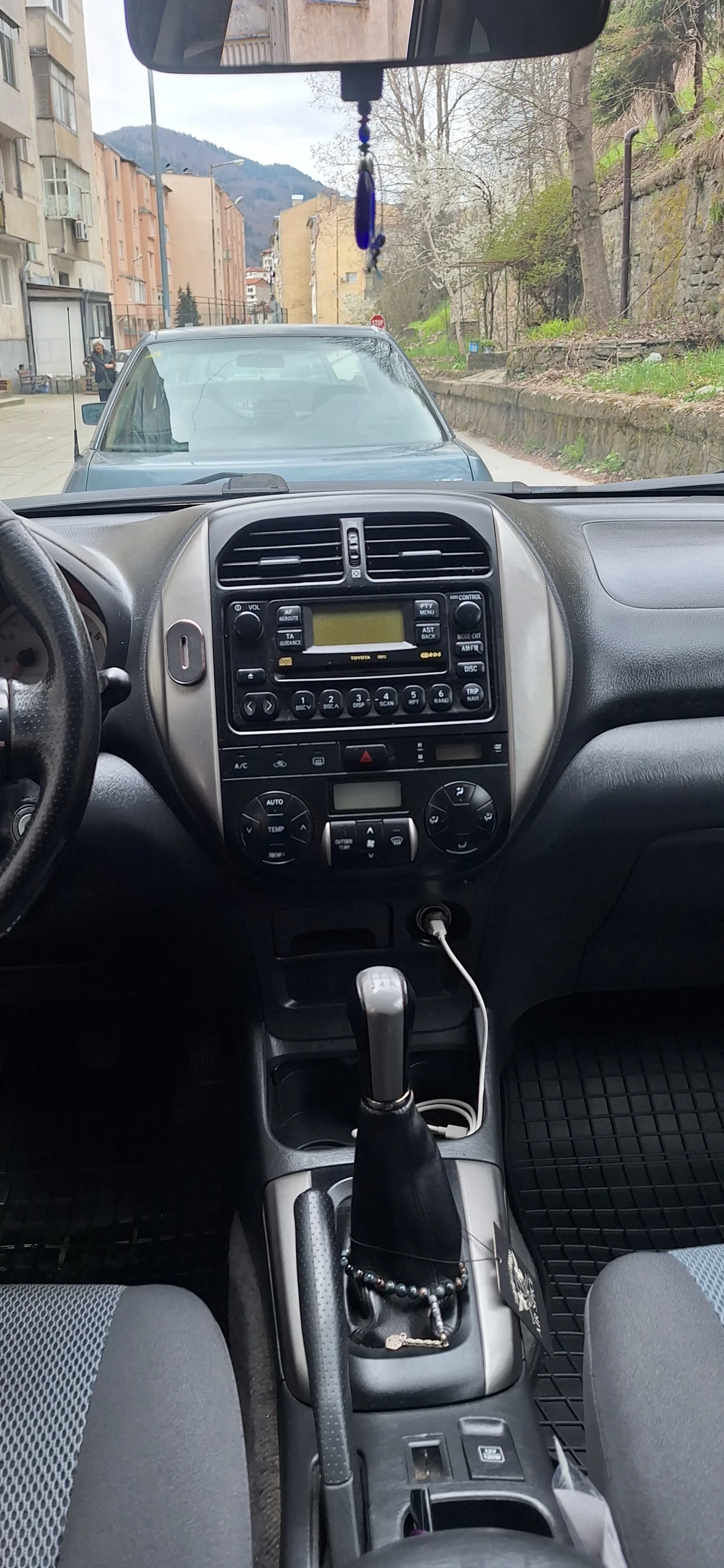 Toyota Rav4, снимка 6 - Автомобили и джипове - 54180121