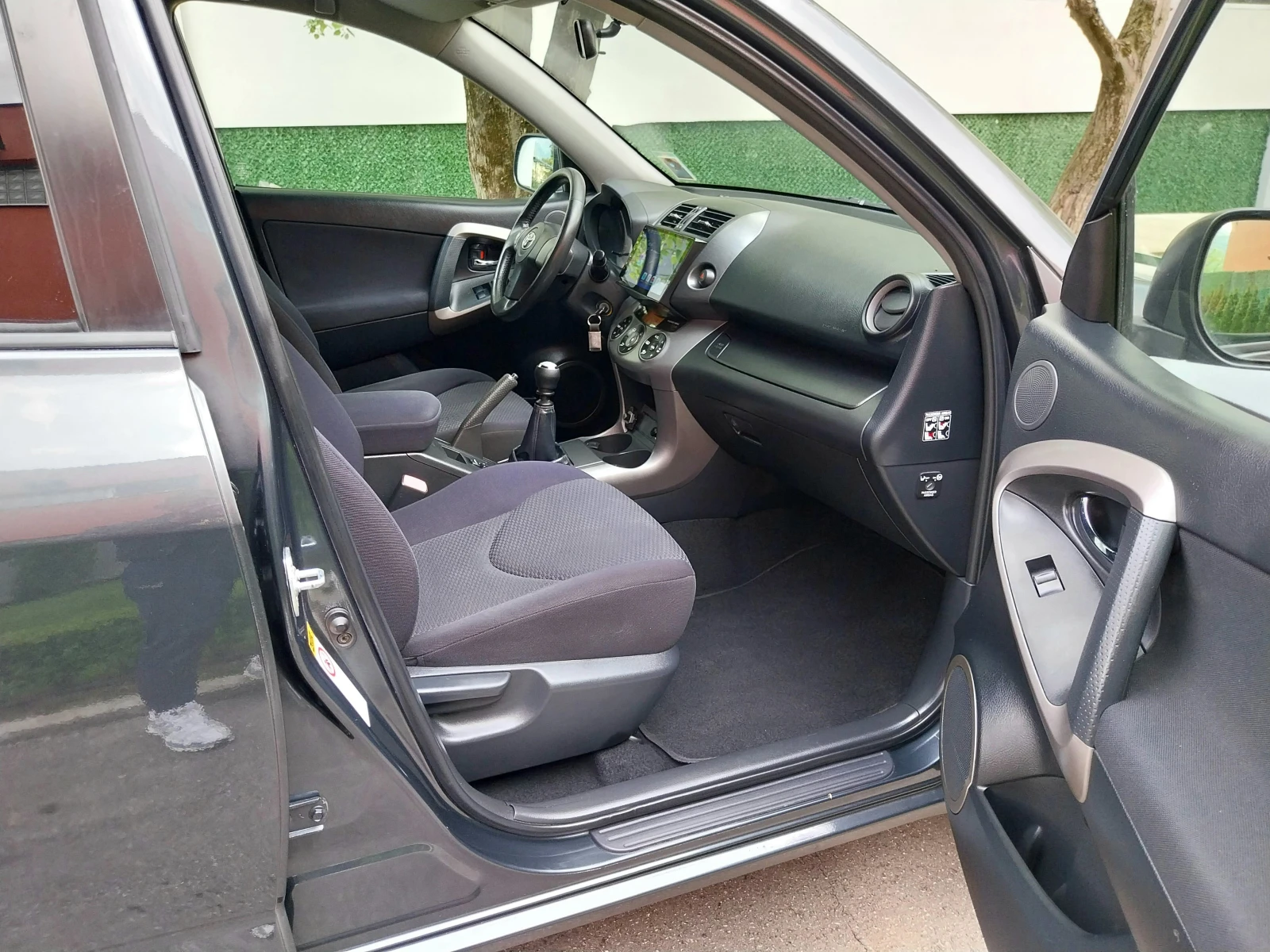 Toyota Rav4 2.2 D4D 136ks/4x4/НАВИ/TOP/, снимка 11 - Автомобили и джипове - 54394966