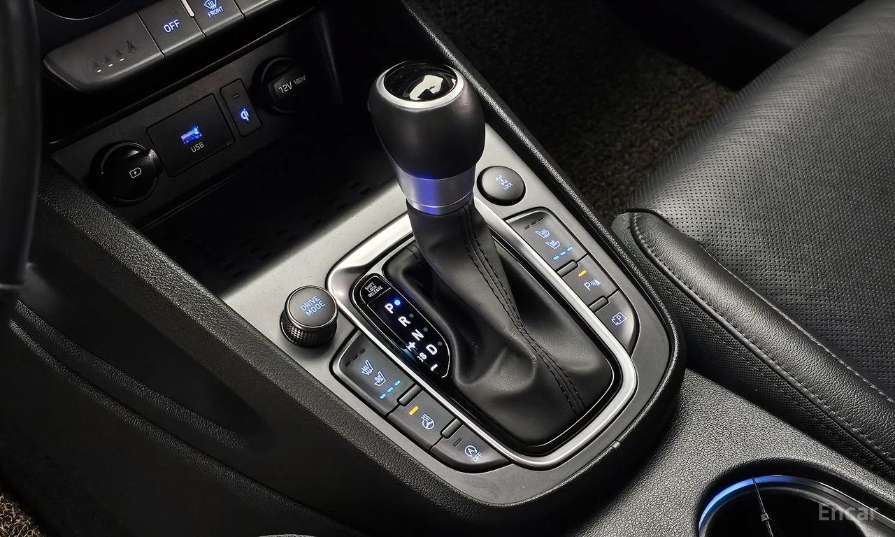 Hyundai Kona Inspiration 4x4* ПОДГРЕВ* ОБДУХВАНЕ* КРАЙНА ЦЕНА* , снимка 15 - Автомобили и джипове - 54460374