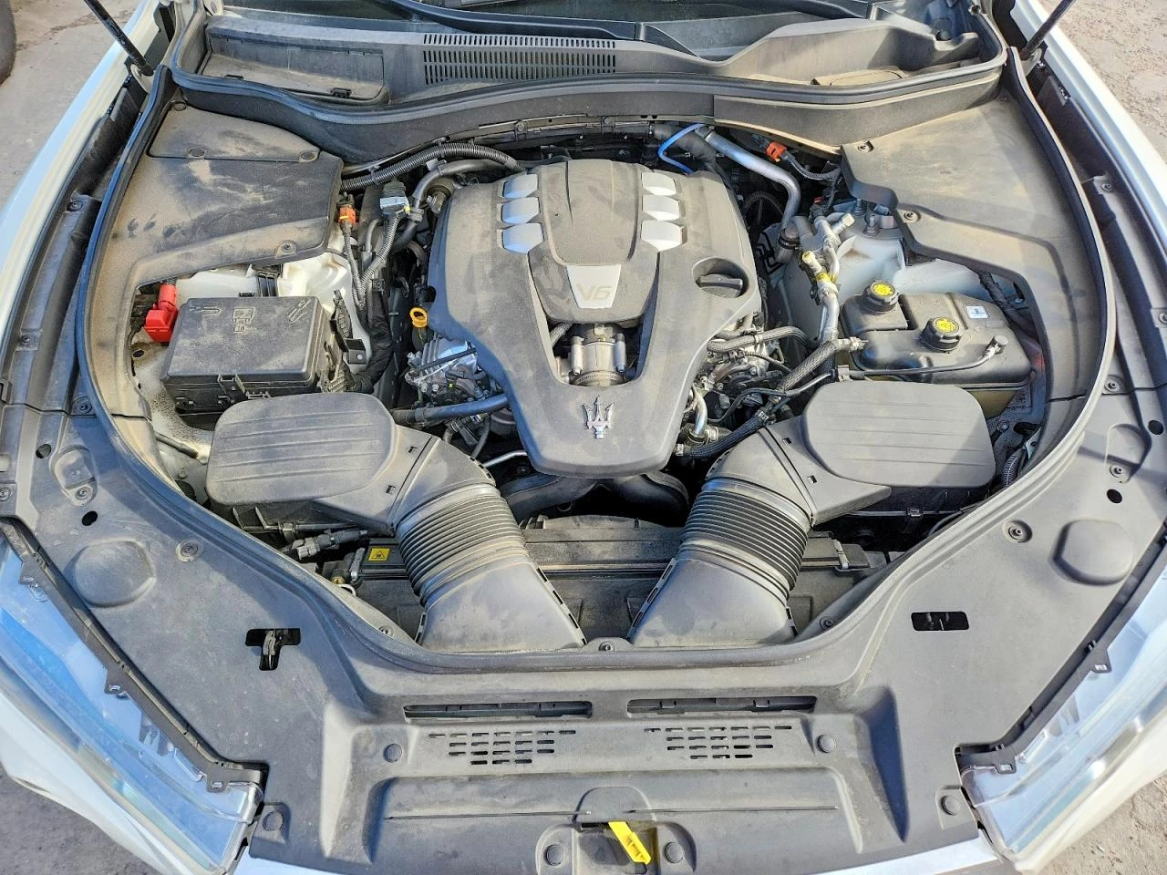 Maserati Levante 3.0l Base GT* CARFAX* РЕАЛНИ КИЛОМЕТРИ* , снимка 12 - Автомобили и джипове - 54583240