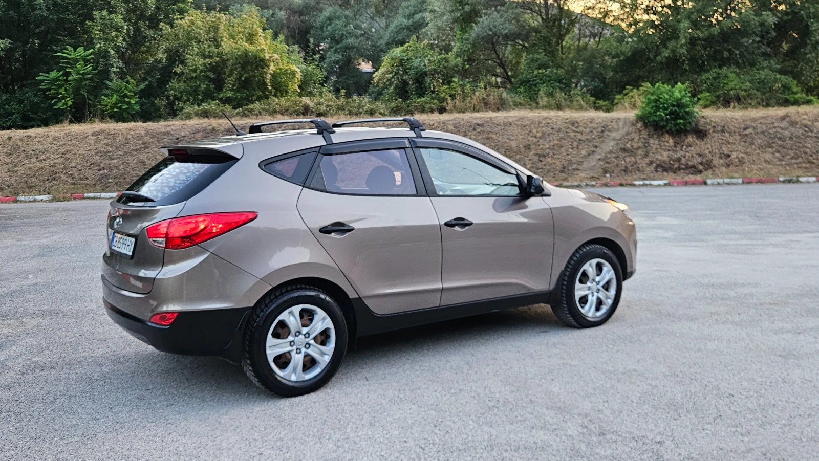 Hyundai IX35 2.4 AVTOMAT/KLIMATIK/EURO5, снимка 6 - Автомобили и джипове - 55781665