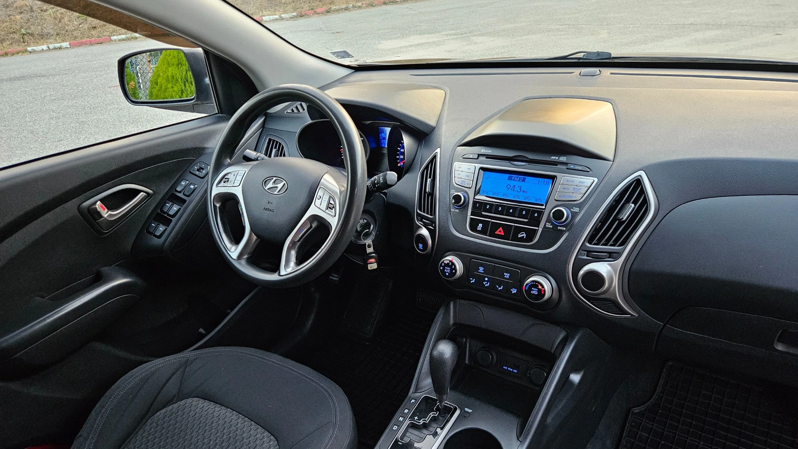 Hyundai IX35 2.4 AVTOMAT/KLIMATIK/EURO5, снимка 10 - Автомобили и джипове - 55781665