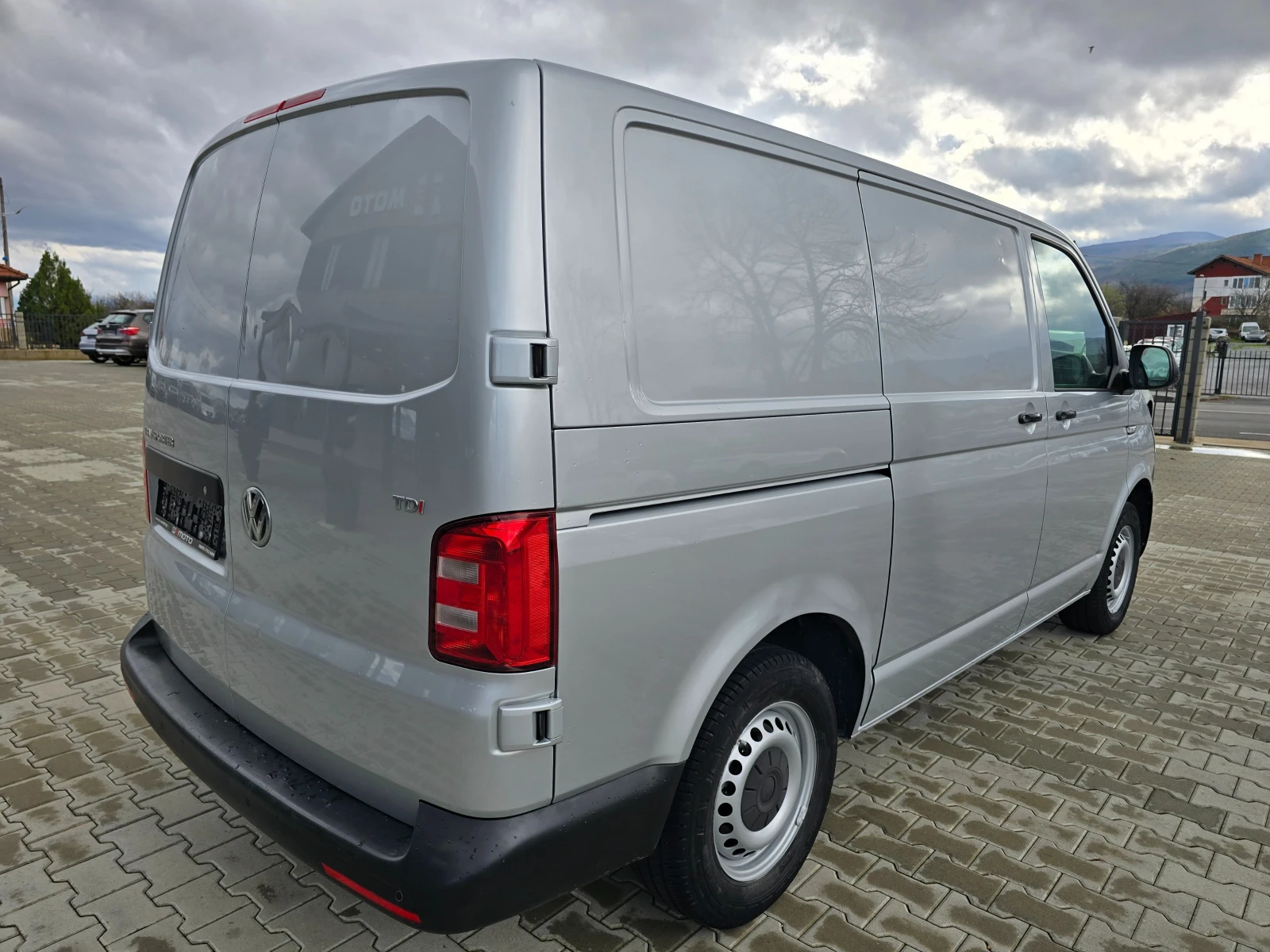 VW Transporter 2.0TDI, 150к.с., 6ск., Внос Италия! - изображение 2