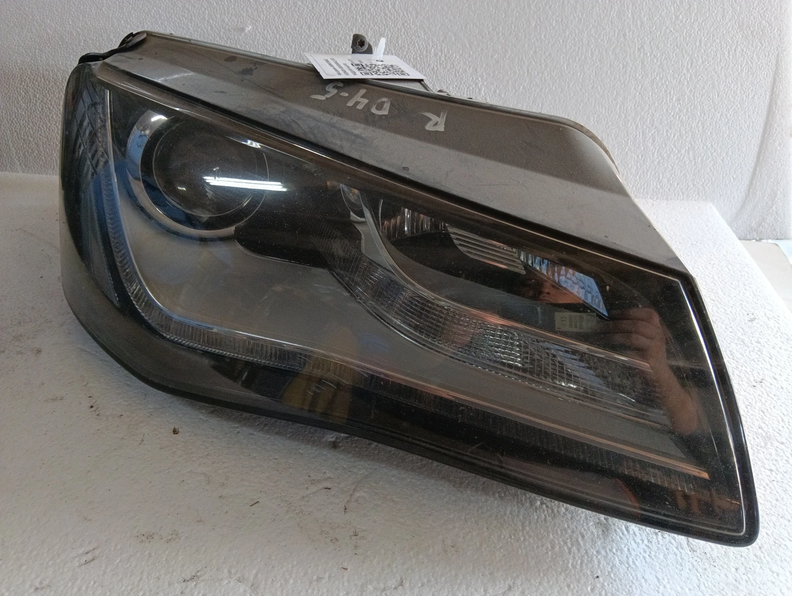 фар десен 4H0941004AC КСЕНОН НЕЗАВИВАЩ БЕЗ МОДУЛИ Audi A8