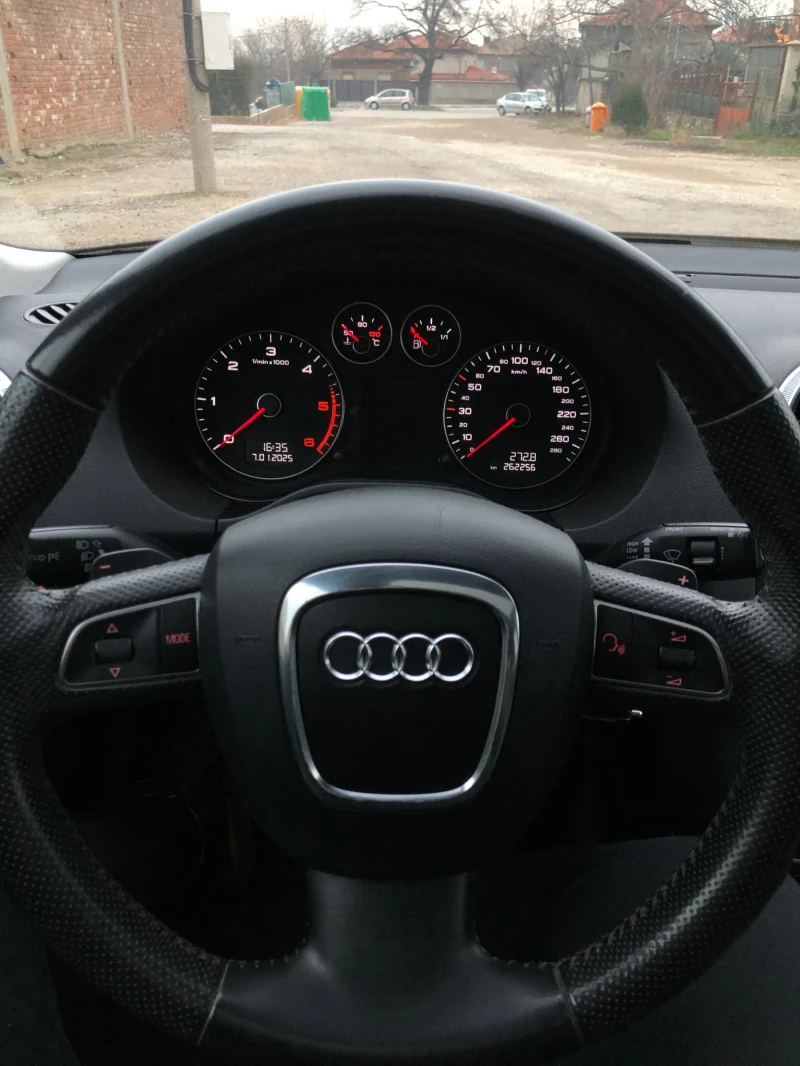 Audi A3 S line Panorama 2.0 170 кс, снимка 10 - Автомобили и джипове - 48499179