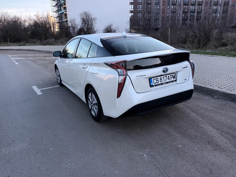 Toyota Prius 1.8 Hybrid/121к.с., снимка 5 - Автомобили и джипове - 48932082