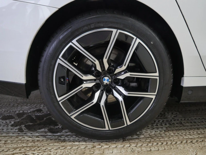 BMW 740 d xDrive = M-Sport= Shadow Line Гаранция, снимка 3 - Автомобили и джипове - 49377345