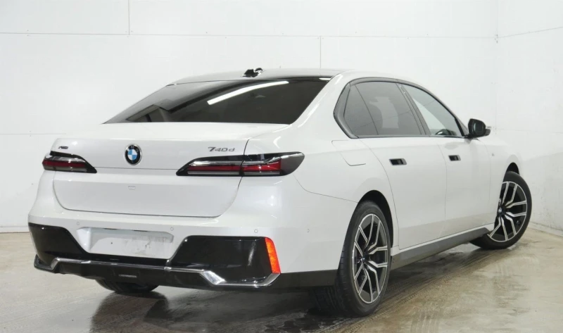 BMW 740 d xDrive = M-Sport= Shadow Line Гаранция, снимка 2 - Автомобили и джипове - 49377345