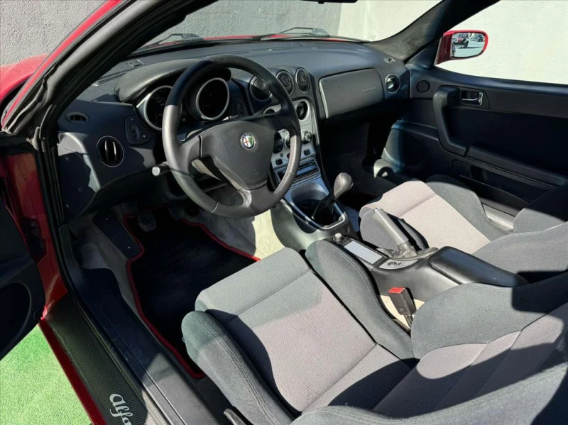 Alfa Romeo Gtv 1.8 TWIN SPARK, снимка 10 - Автомобили и джипове - 51943027