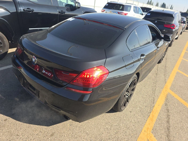 BMW 740 M* SPORT* ДИГИТАЛНО* ТАБЛО* HARMON* KARDON* ДИСТРО, снимка 2 - Автомобили и джипове - 52639998