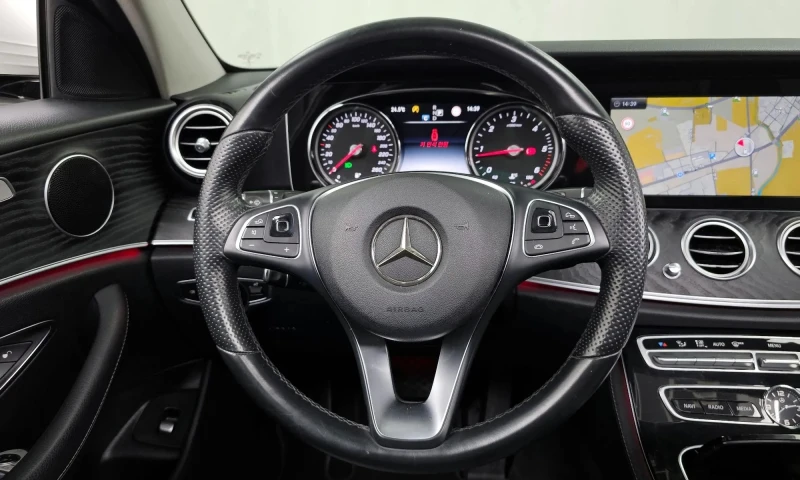 Mercedes-Benz E 220 E-Class W213 E220D Avantgarde , снимка 10 - Автомобили и джипове - 53007815