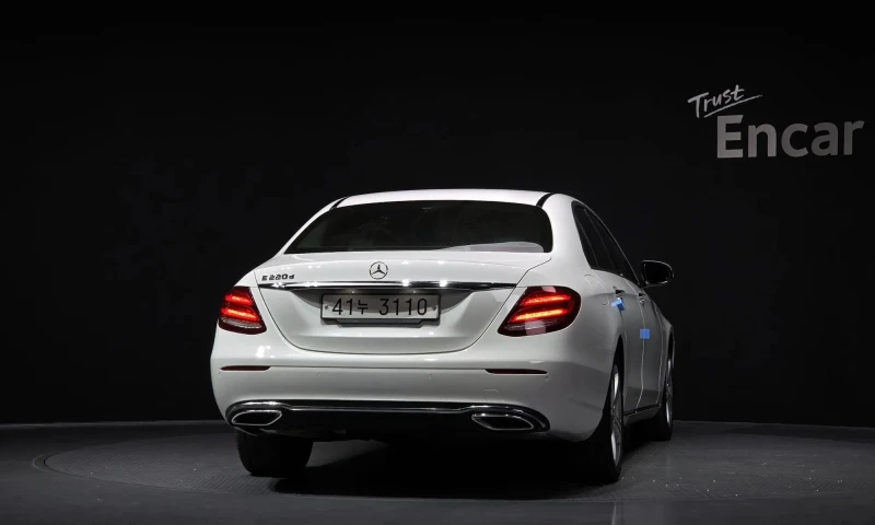 Mercedes-Benz E 220 E-Class W213 E220D Avantgarde , снимка 4 - Автомобили и джипове - 53007815