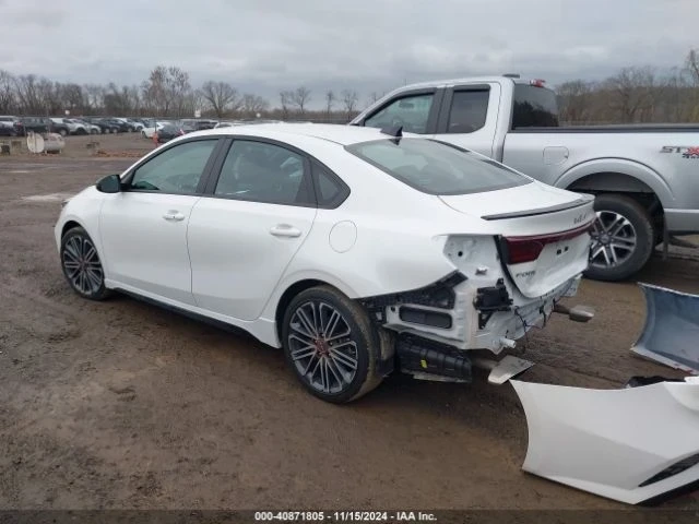 Kia Forte, снимка 3 - Автомобили и джипове - 48725814