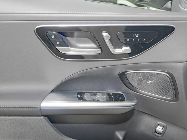 Mercedes-Benz C 200 = AMG Line = Night Package Гаранция, снимка 5 - Автомобили и джипове - 52948454