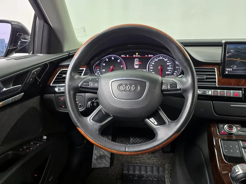 Audi A8 3.0 TFSI Quattro, снимка 13 - Автомобили и джипове - 54189082