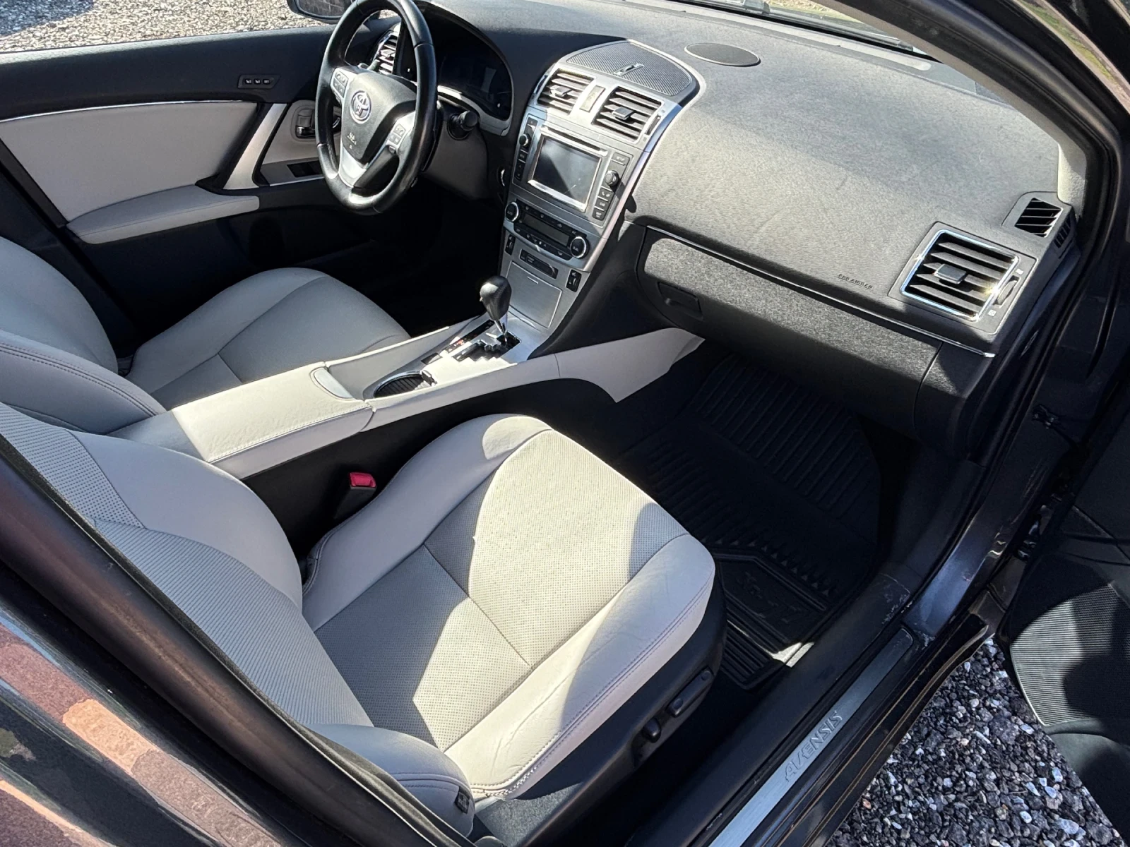 Toyota Avensis 1.8 бензин 124000 км КОЖА ПАНОРАМА БИ-КСЕНОН  - изображение 9