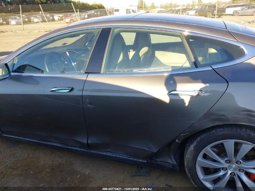 Tesla Model S U  U UX All Wheel Drive - изображение 7