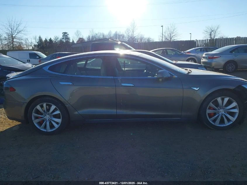 Tesla Model S U  U UX All Wheel Drive - изображение 6